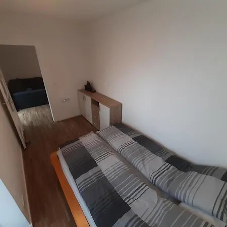 Erdgeschoss 75 M2 Grosser Parkplatz Wlan Terrasse 30 M2 Uebernachtung Talheim (Tuttlingen)