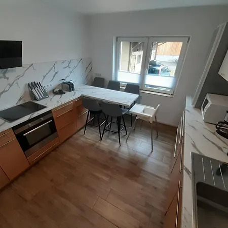 Erdgeschoss 75 M2 Grosser Parkplatz Wlan Terrasse 30 M2 Uebernachtung * Talheim (Tuttlingen)